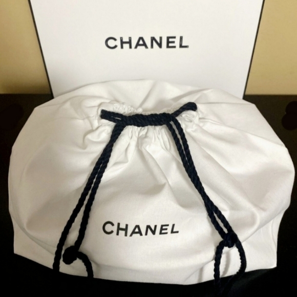Chanel White Drawstring Dust Cover Bag BRAND NEW UNUSED - Picture 2 of 8